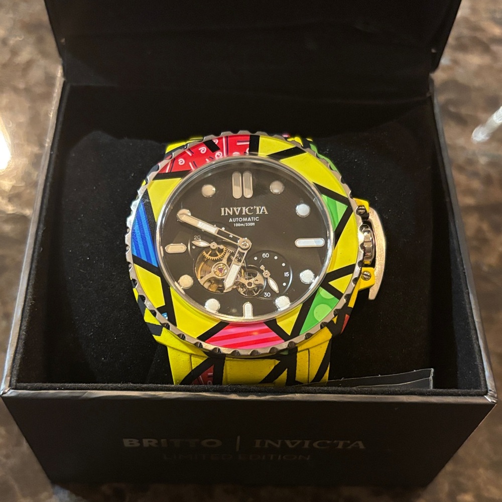 Invicta Men's Watch with Vibrant Yellow and Blue Accents